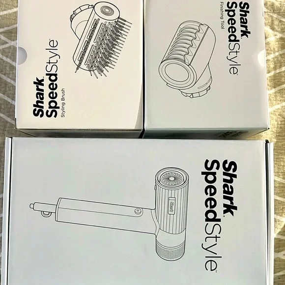 COPY - Brand new!! Just arrived 2 days ago. I can send the shipping and arrival… - Picture 1 of 4